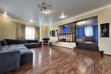 Дом, 250 м², 3 эт.