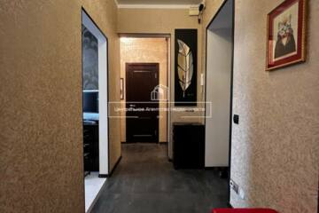 2-к квартира, 58 м², 3/8 эт.